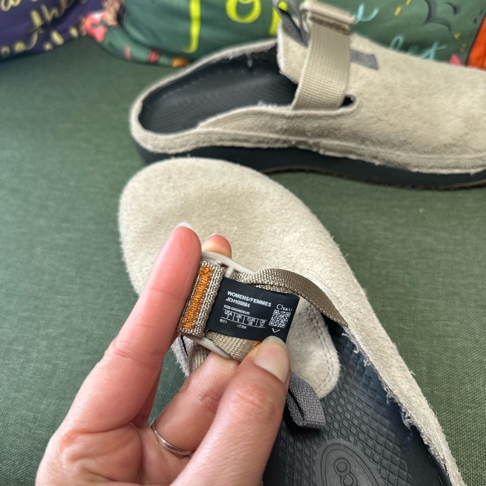 Chaco Women's Paonia Clogs - Picture 8 of 11